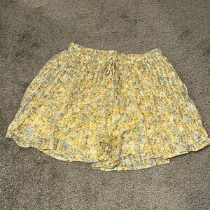 American Eagle 🦅 XS flowy floral shorts
